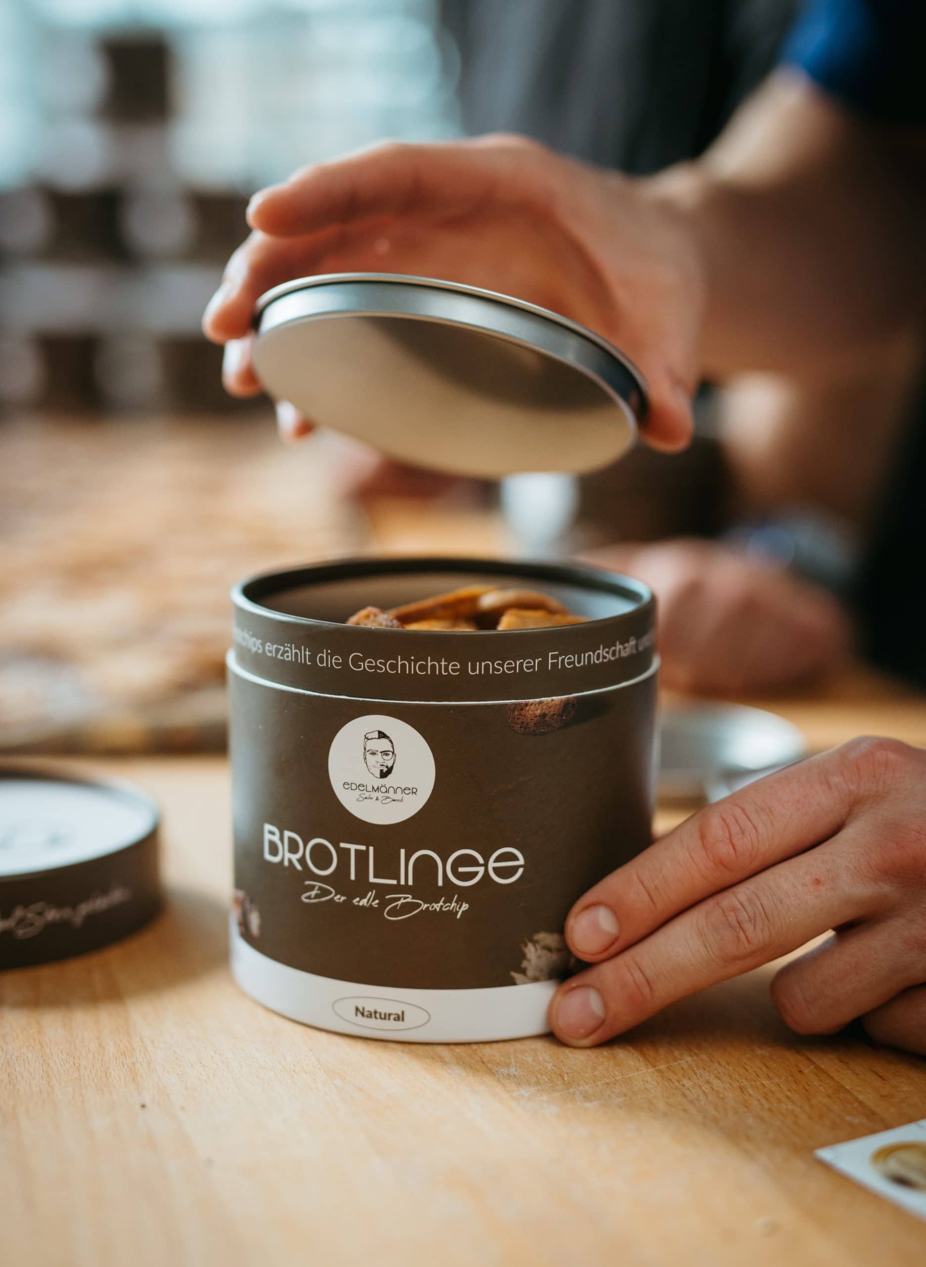 gallerie edelmeanner 1 scaled Brotlinge Herstellung